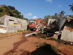 Vaste opération de démolition d’habitat insalubre à Koungou